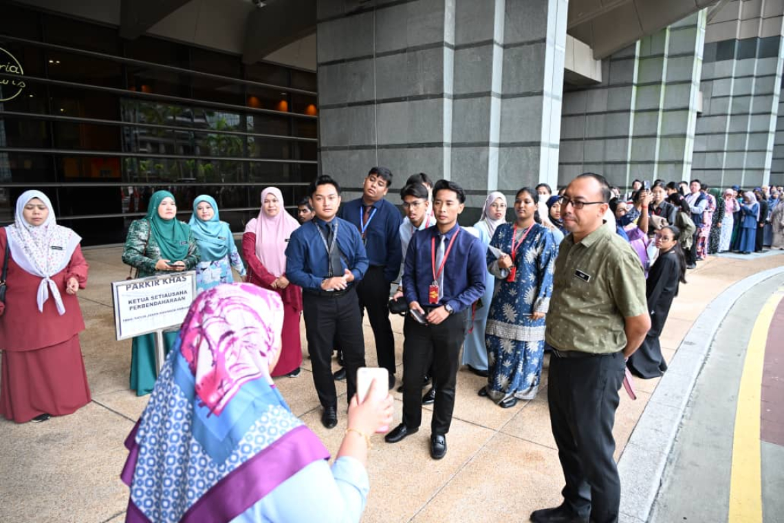Sesi Lawatan Akademik SMK Skudai, Johor Ke MOF